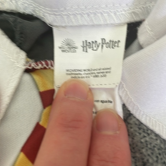 Hermione Dress and Gryffindor Robe (Harry Potter) - Picture 5 of 7